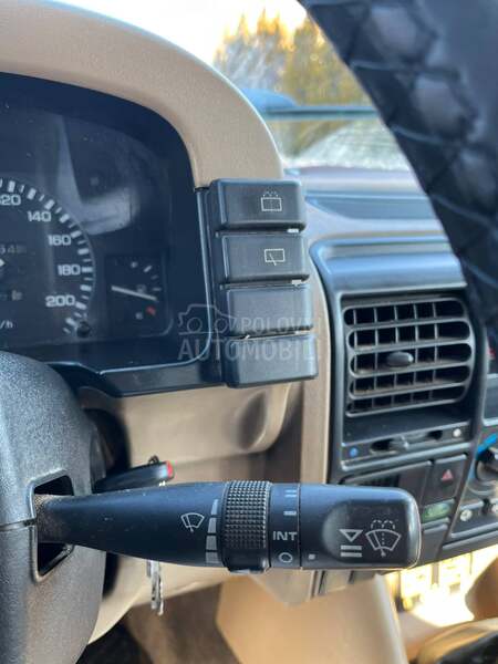 Land Rover Discovery 2.5TDI 300TDI