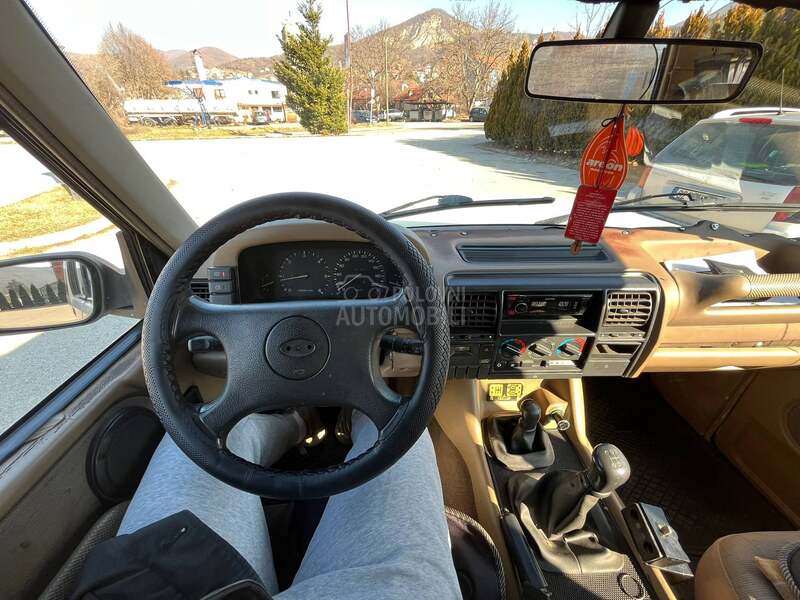 Land Rover Discovery 2.5TDI 300TDI