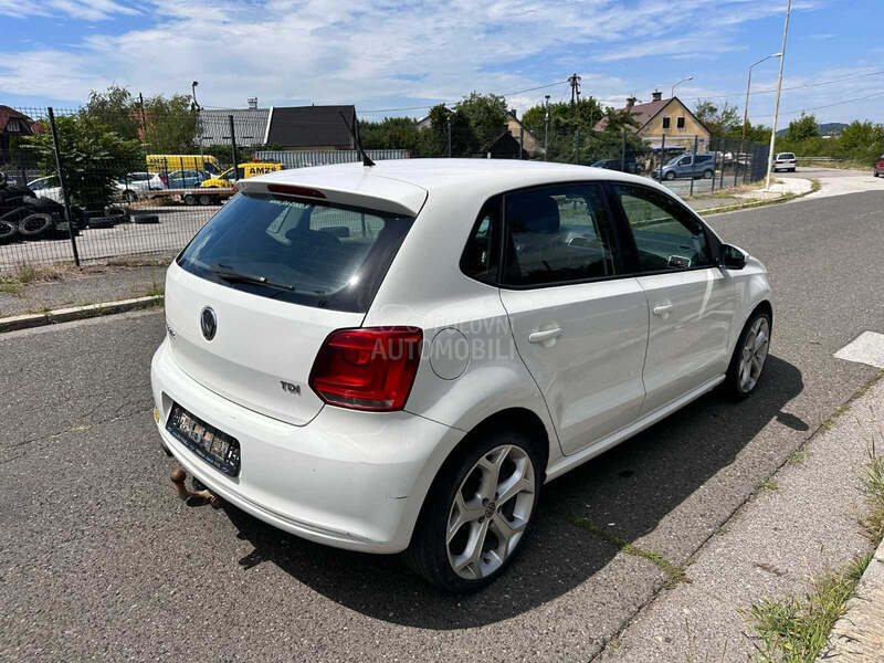 PREDNJA DESNA VRATA POLO 6R