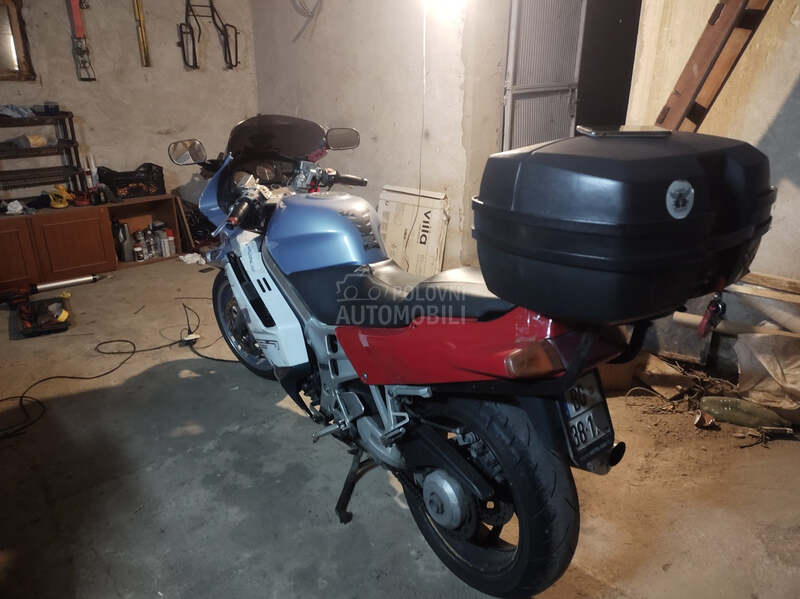 Honda vfr rc36