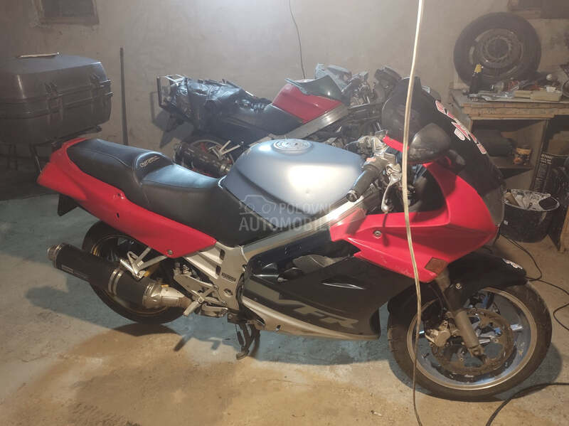 Honda vfr rc36