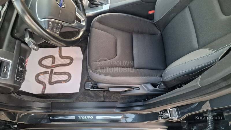 Volvo XC60 2.4 D4 AWD MOMENTUM