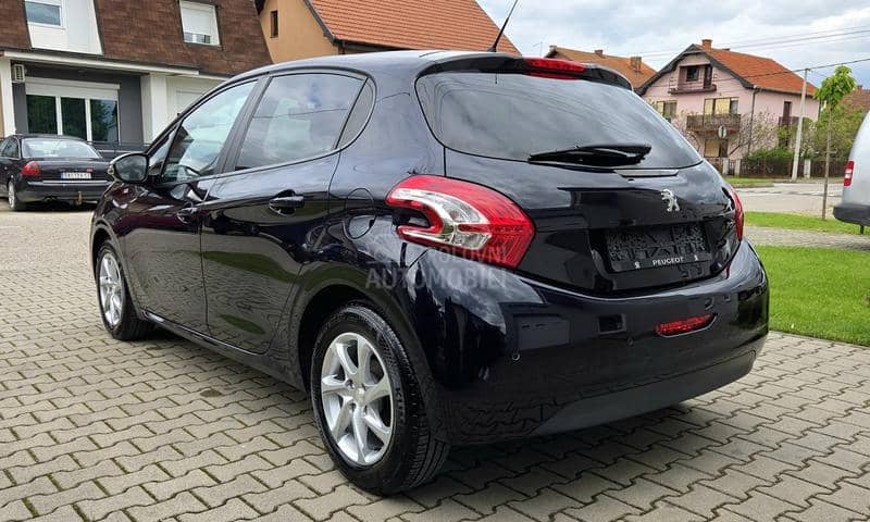 Peugeot 208 1.2 Style NOV
