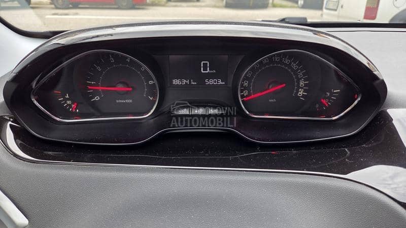 Peugeot 208 1.2 Style NOV