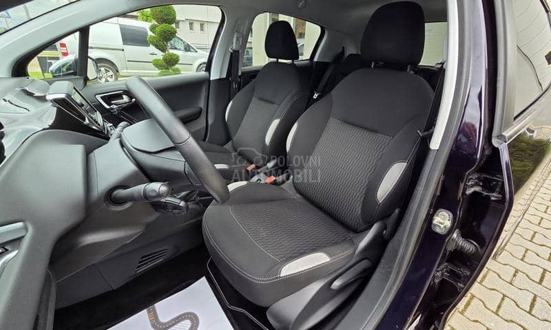 Peugeot 208 1.2 Style NOV