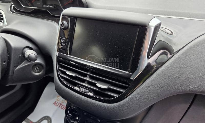 Peugeot 208 1.2 Style NOV