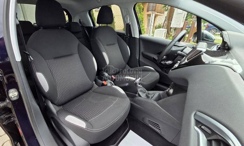Peugeot 208 1.2 Style NOV