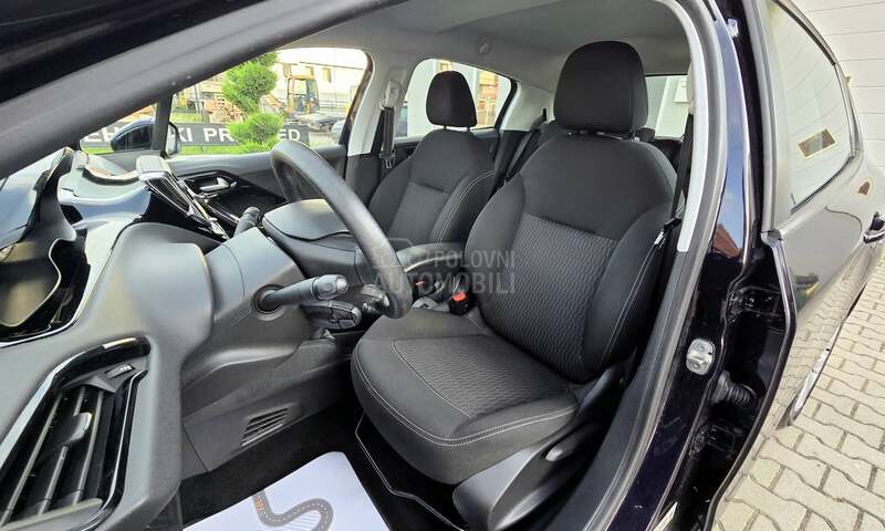 Peugeot 208 1.2 Navi/131.000km