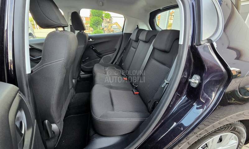 Peugeot 208 1.2 Navi/131.000km