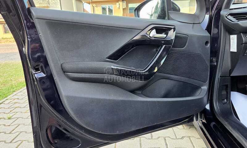 Peugeot 208 1.2 Navi/131.000km