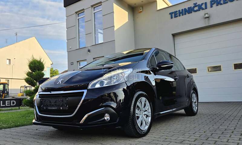 Peugeot 208 1.2 Navi/131.000km