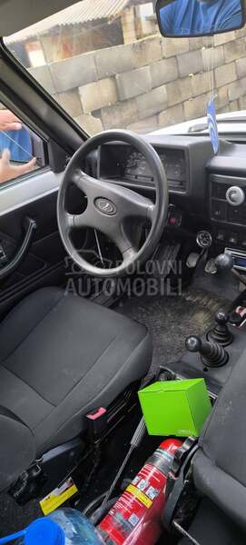 Lada Niva servo