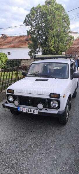 Lada Niva servo