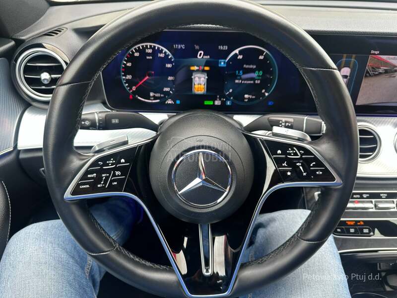 Mercedes Benz E 300 
