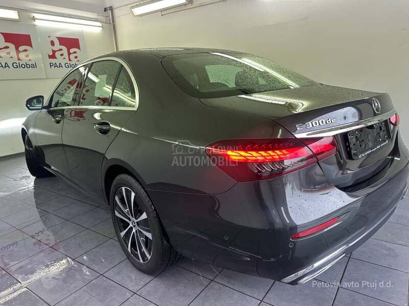 Mercedes Benz E 300 