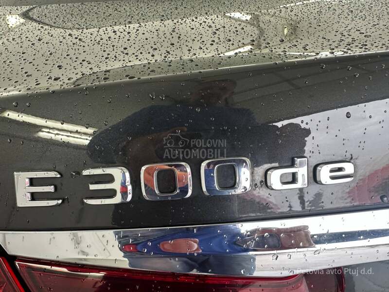 Mercedes Benz E 300 