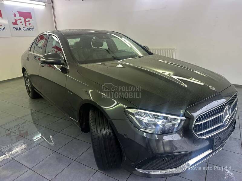 Mercedes Benz E 300 