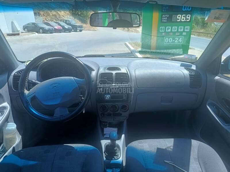 Hyundai Accent 