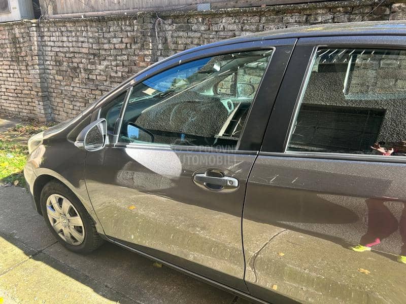 Toyota Yaris 1364