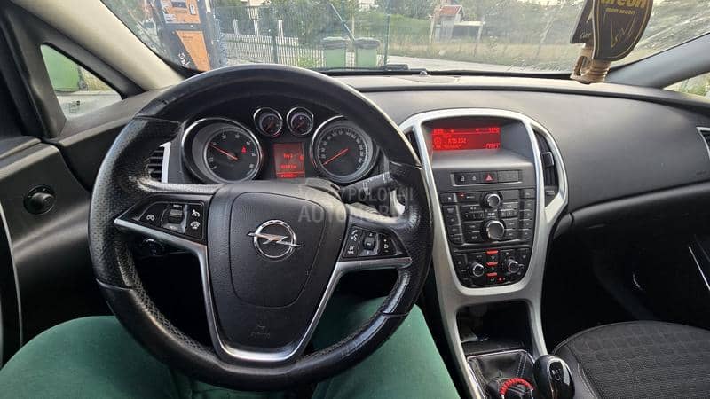 Opel Astra J GTC