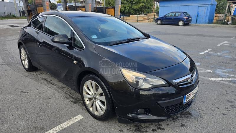 Opel Astra J GTC