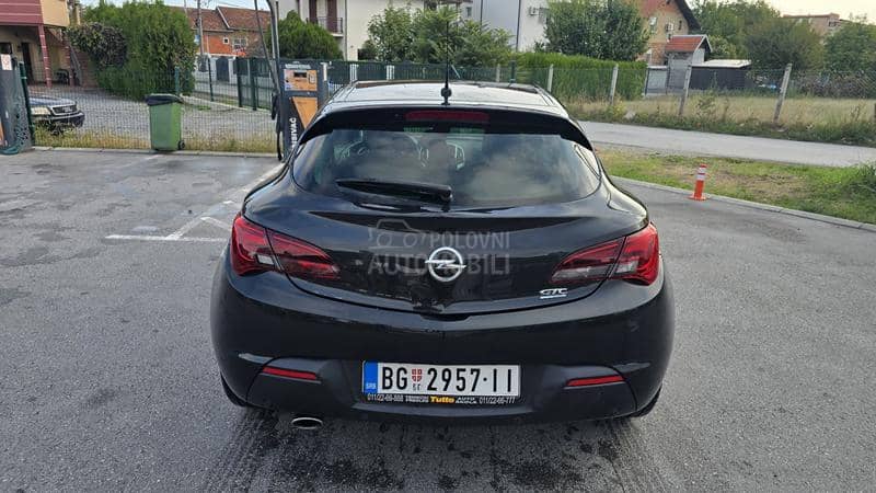 Opel Astra J GTC