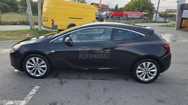 Opel Astra J GTC