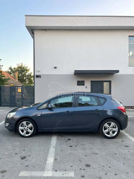 Opel Astra J 1.7 CDTI
