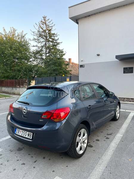 Opel Astra J 1.7 CDTI