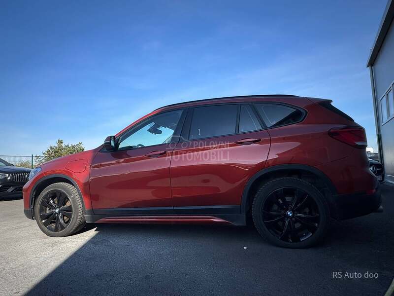 BMW X1 BMV X1 XDRIVE25E 5D