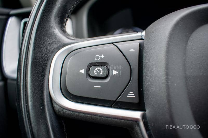 Volvo XC60 B5 HYBRID AWD