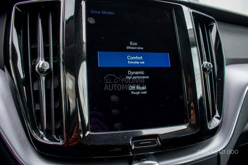 Volvo XC60 B5 HYBRID AWD