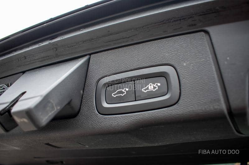 Volvo XC60 B5 HYBRID AWD