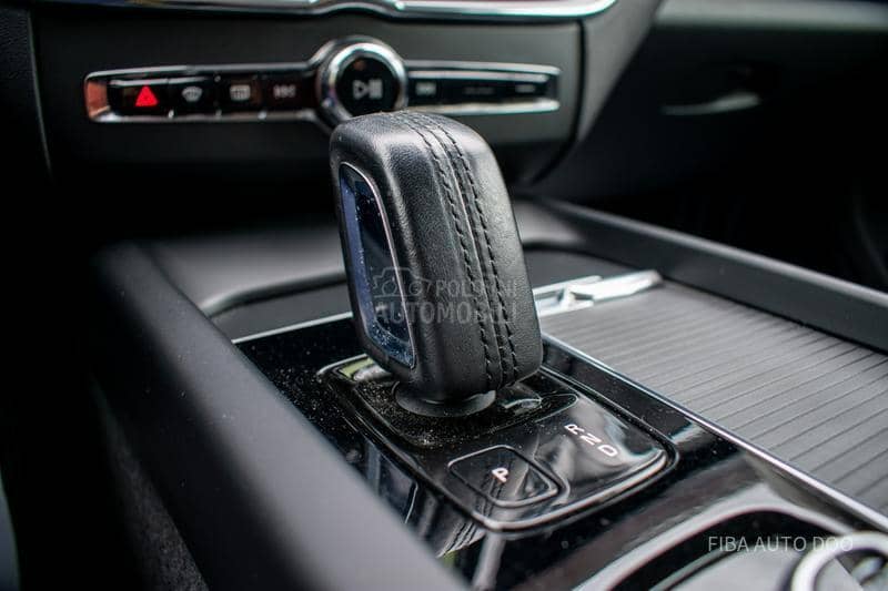 Volvo XC60 B5 HYBRID AWD