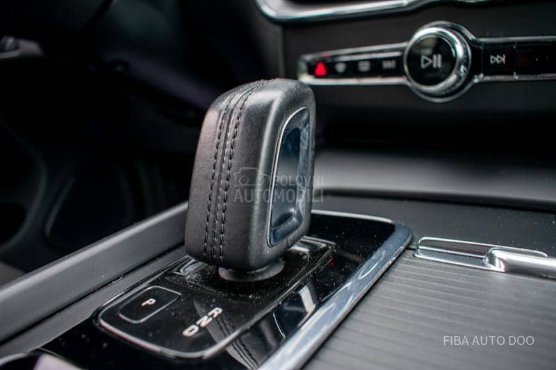 Volvo XC60 B5 HYBRID AWD