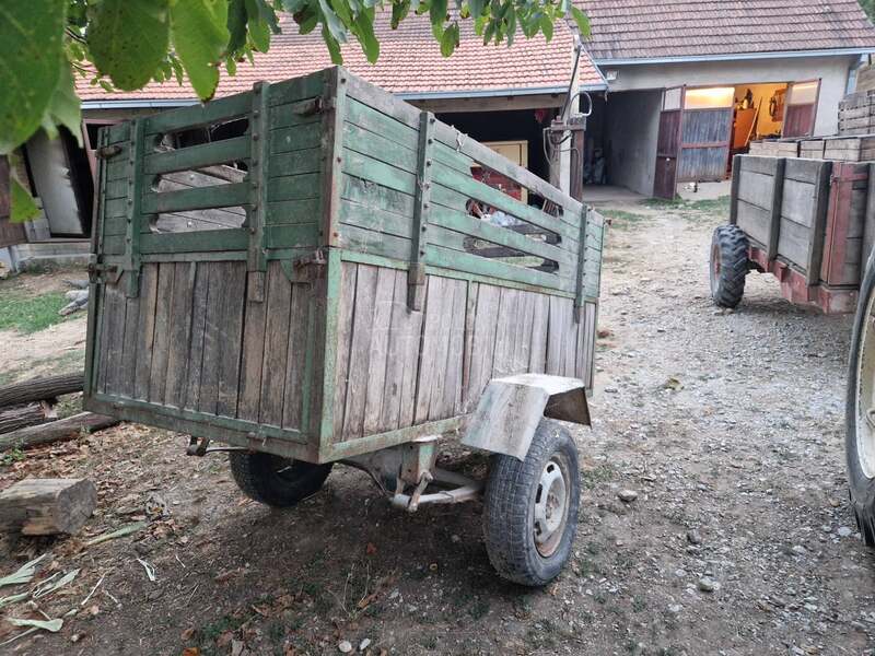 IMT Prikolica
