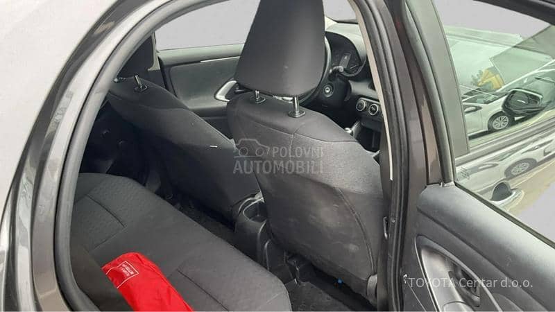 Toyota Yaris 1.5 VVT-i STELLA
