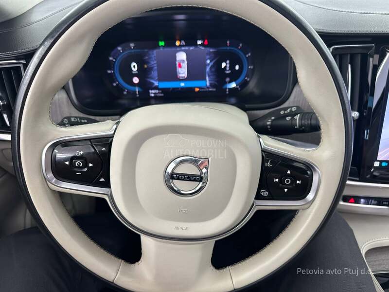 Volvo V90 Cross Country 