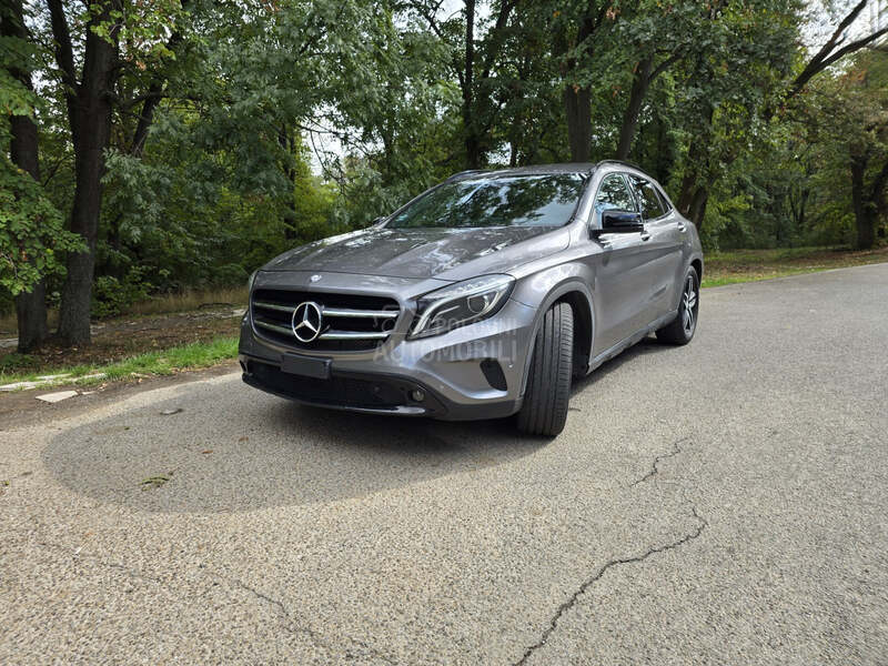 Mercedes Benz GLA 200 