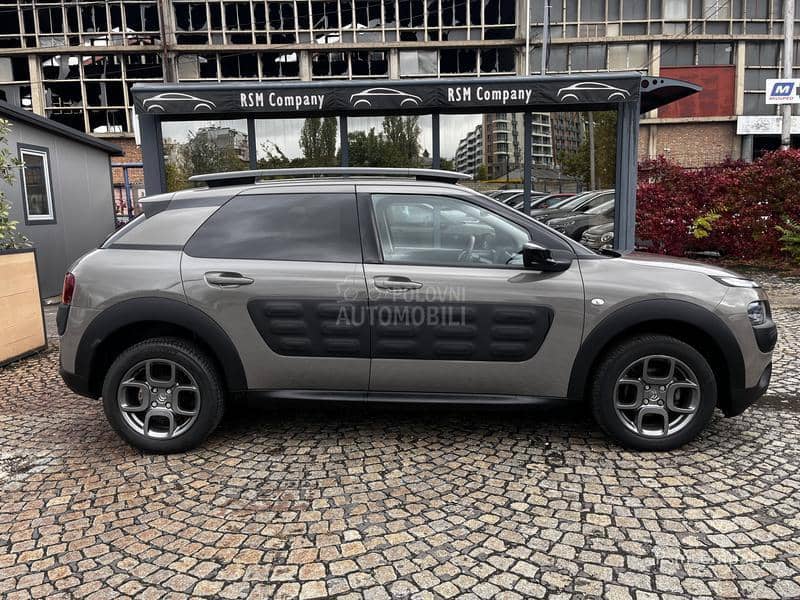 Citroen C4 Cactus 1.2 SHINE
