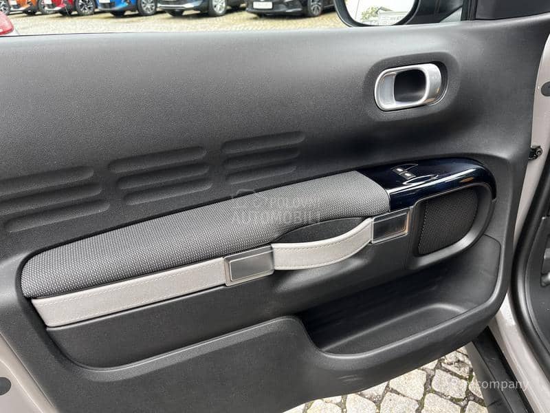 Citroen C4 Cactus 1.2 SHINE