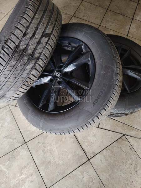 Aluminijumske felne Momo 17" 5 x 108