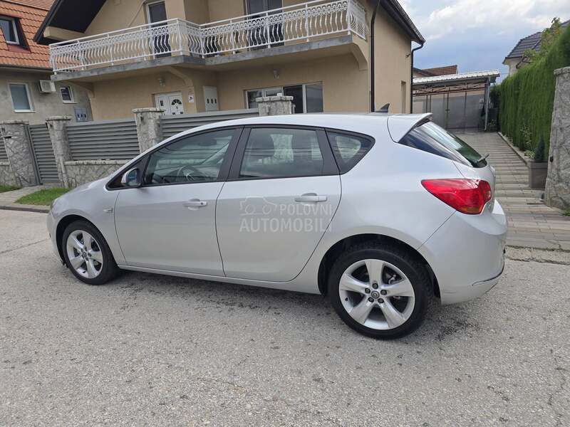 Opel Astra J 1.4