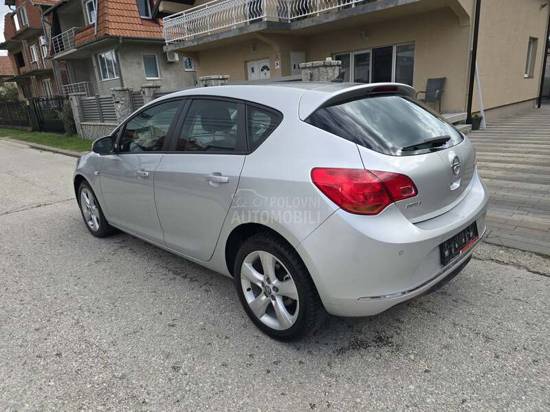 Opel Astra J 1.4