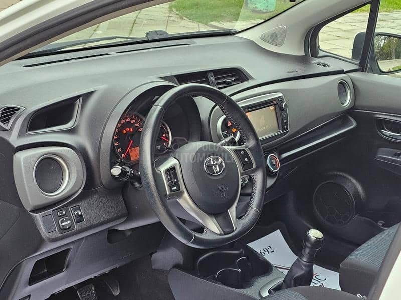 Toyota Yaris 1.0 SOL TOCH