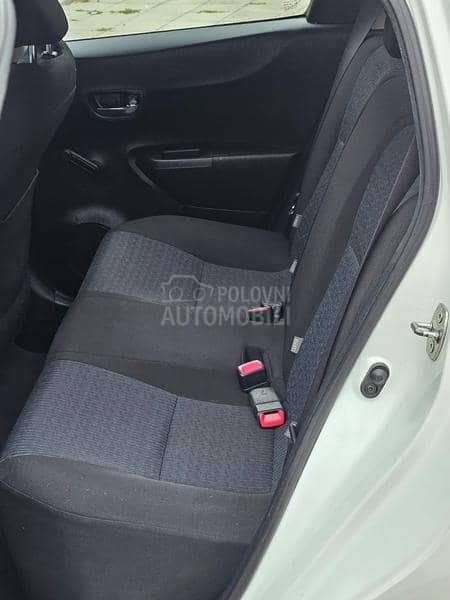 Toyota Yaris 1.0 SOL TOCH
