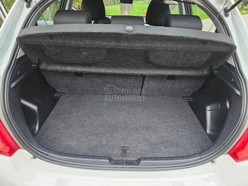 Toyota Yaris 1.0 SOL TOCH