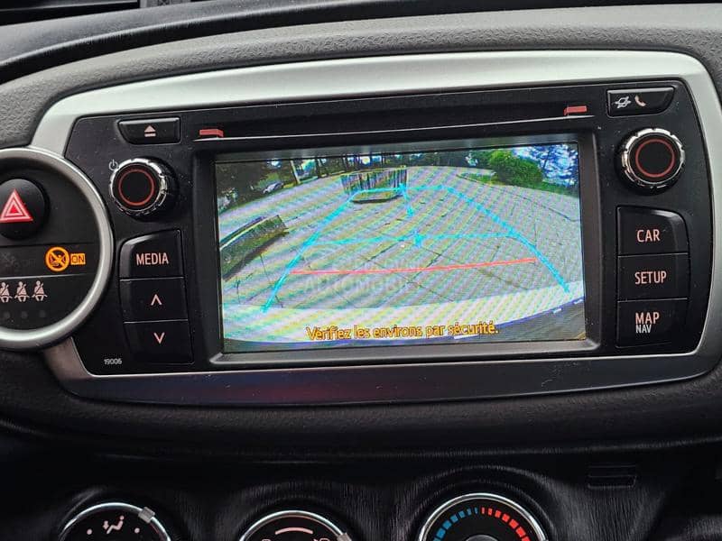 Toyota Yaris 1.0 SOL TOCH