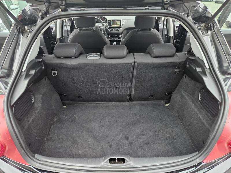 Peugeot 208 N A V I  L E D