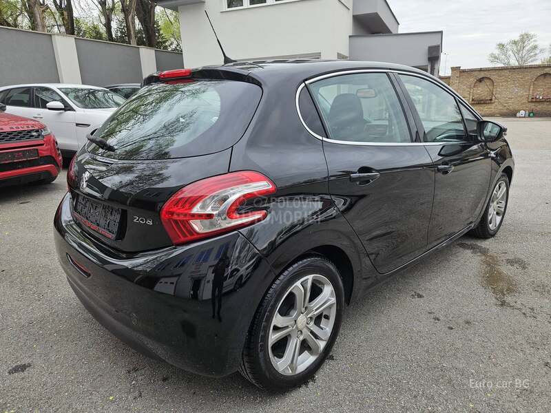 Peugeot 208 N A V I  L E D